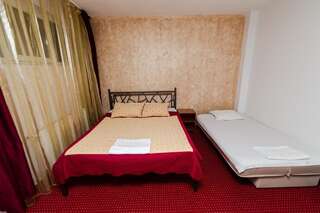 Гостевой дом Pensiunea Escape Яссы Двухместный номер с двуспальной кроватью и дополнительной кроватью-3